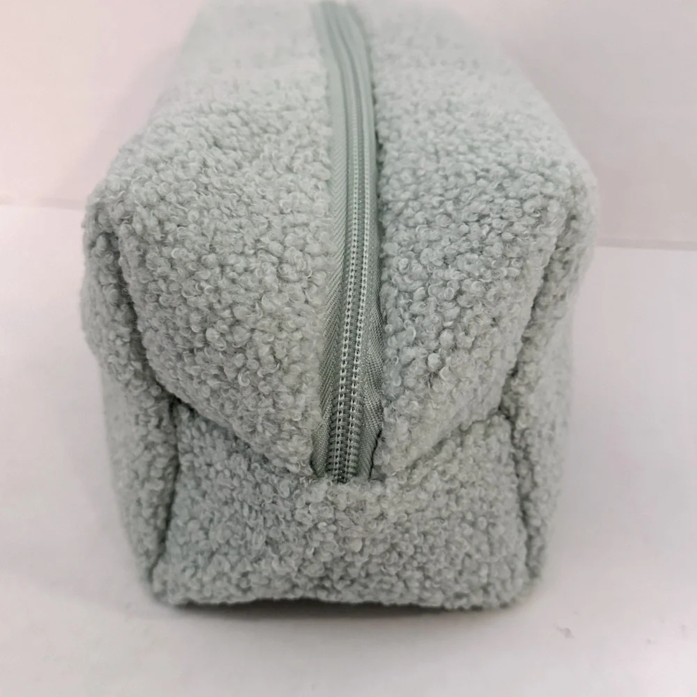 Kristin Ess Mint Green Textured Pouch NWOT